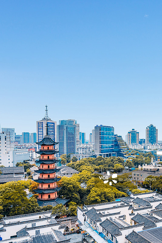 中国浙江宁波天封塔和城隍庙步行街风光图片素材