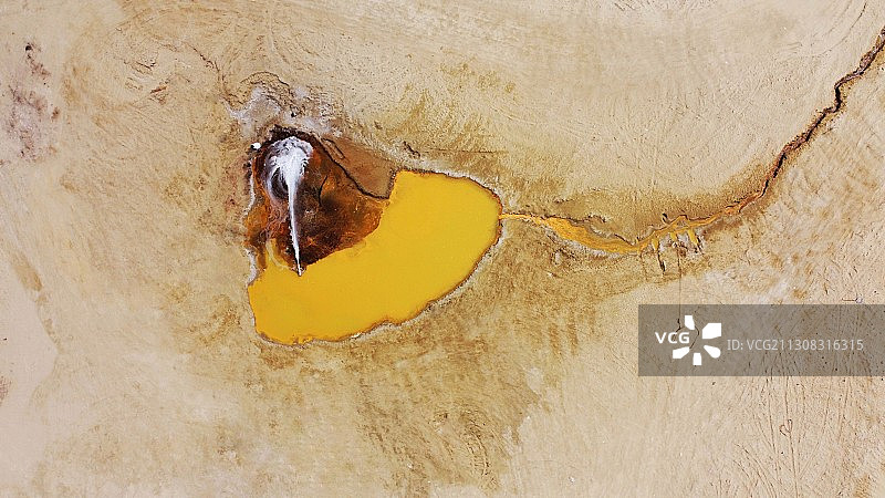 西北俄博梁中的“心脏”图片素材