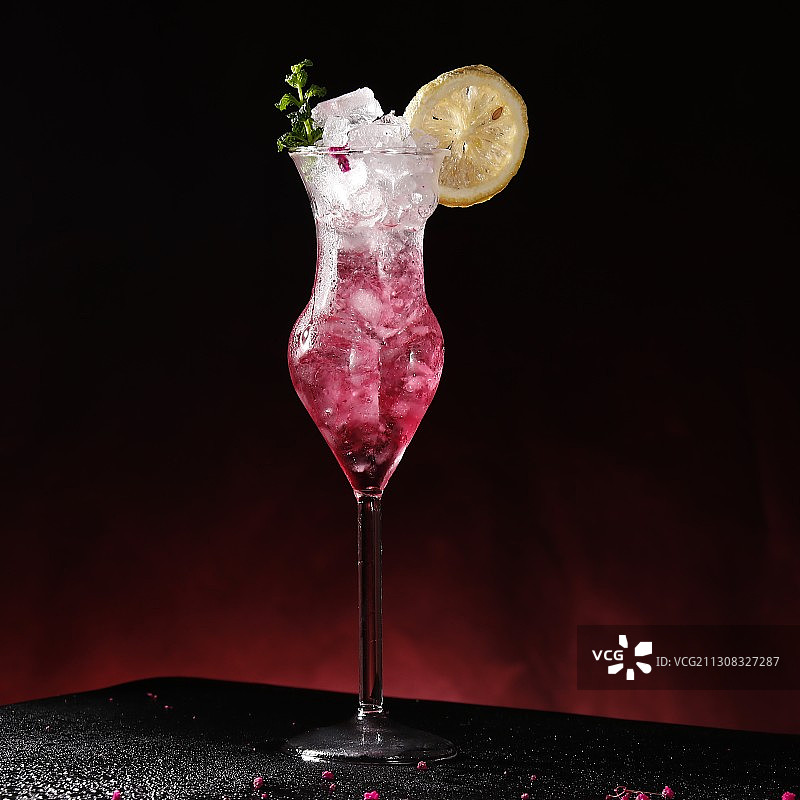 美女红酒杯图片素材