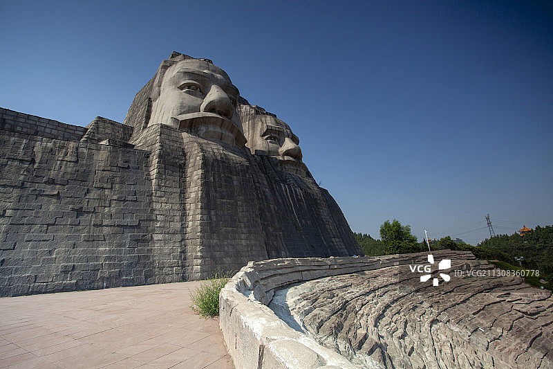河南省郑州炎帝广场浮雕图片素材