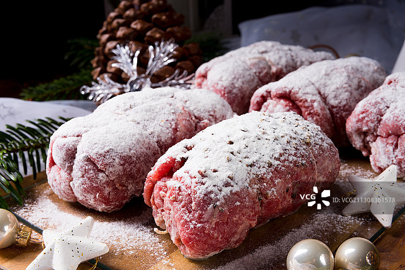 特写：桌上的甜点图片素材