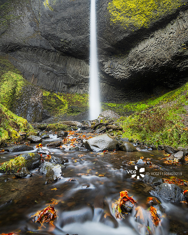 美国俄勒冈州拉图雷尔瀑布森林风景图片素材