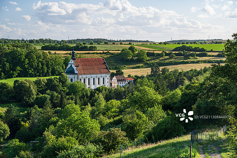 德国内卡河畔罗滕堡的树木和建筑景观图片素材