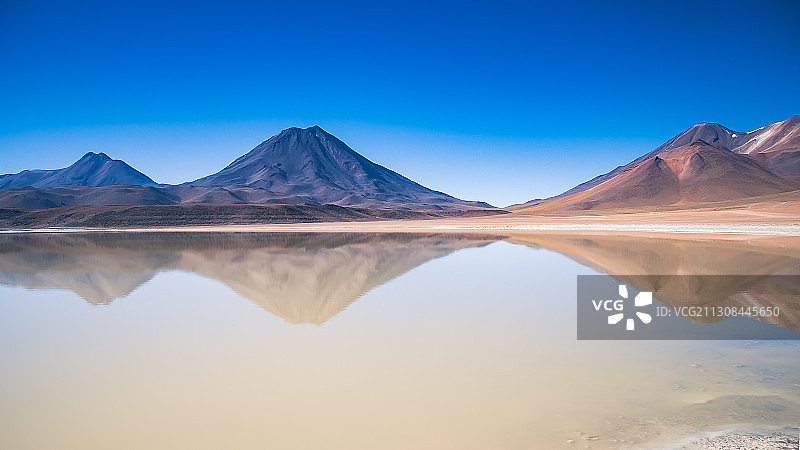智利拉斯卡尔湖光山色图片素材