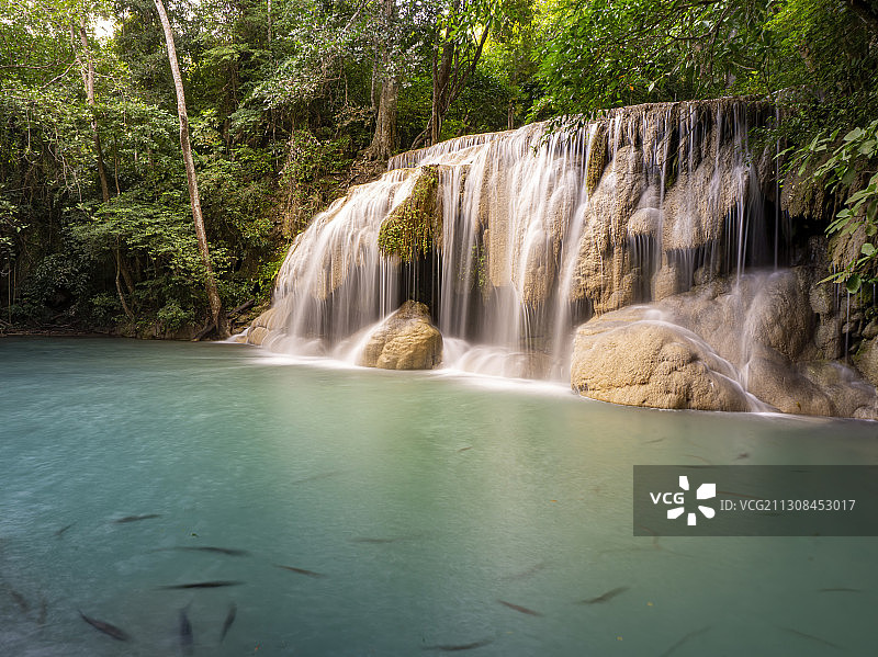 泰国森林瀑布风景图片素材