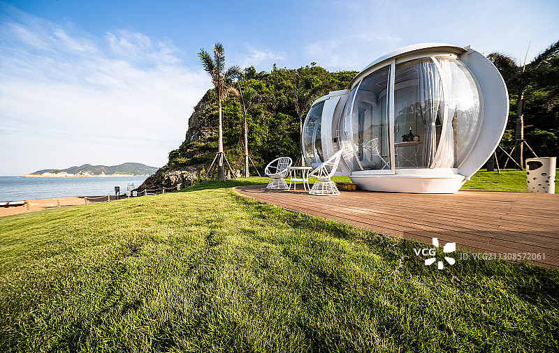 透明圆形玻璃阳光房图片素材