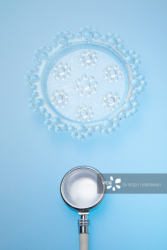 听诊器与病毒符号图片素材