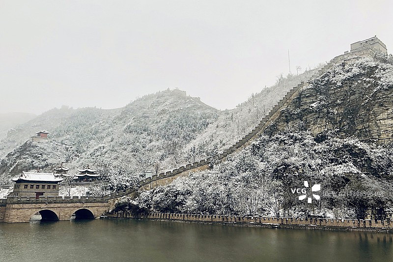 雪后“水长城”图片素材