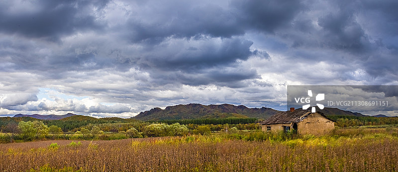 黑龙江省伊春市南岔区绿潭农田图片素材