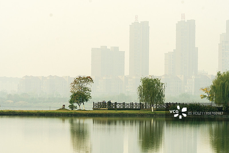 秋雾满西湖图片素材