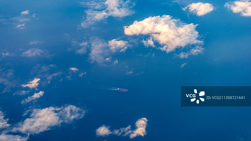 海上航行图片素材