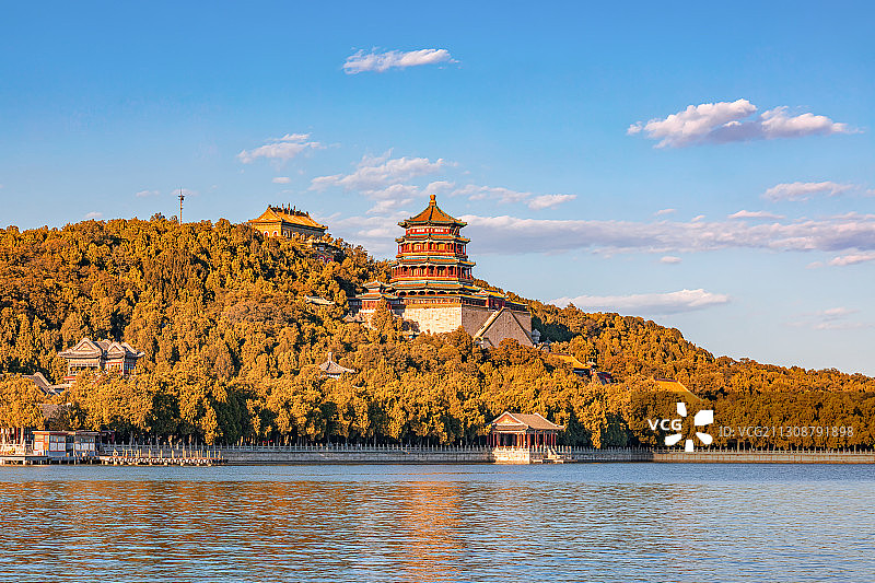秋天北京颐和园昆明湖图片素材