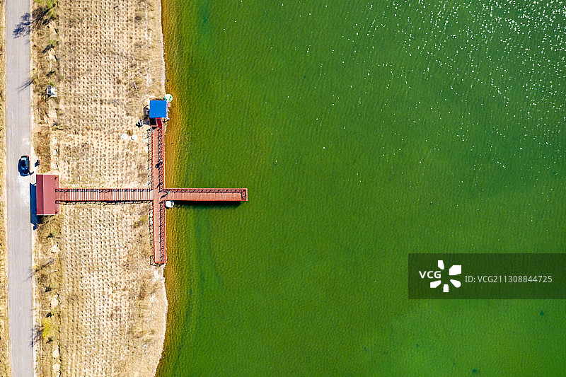 航拍宁夏盐池哈巴湖图片素材