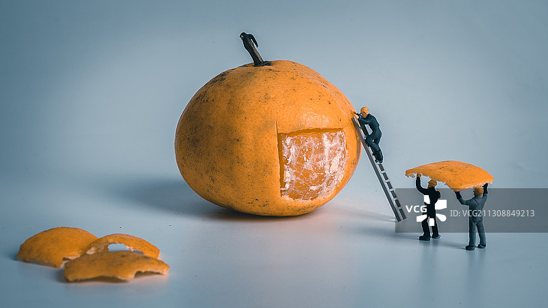 微缩创意搬运工图片素材