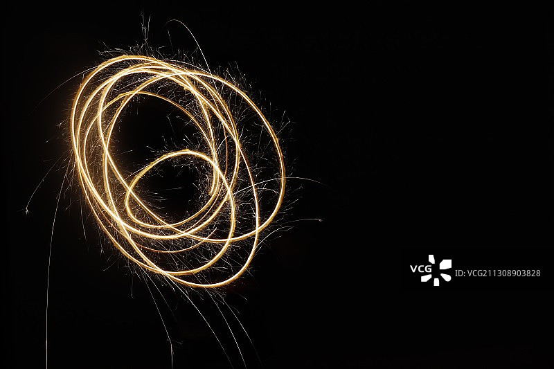 孟加拉国黑色背景上的光绘特写图片素材