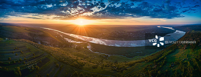 摩尔多瓦布图切尼的全景风光图片素材