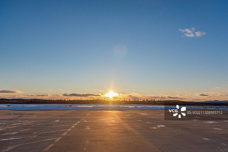 航拍大兴安岭 黑龙江 加格达奇 东北雪景 日落 维纳斯带图片素材