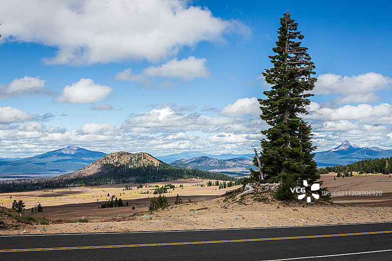 美国俄勒冈州火山口湖国家公园的风景图片素材