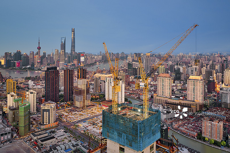 上海外滩建造中的大厦图片素材