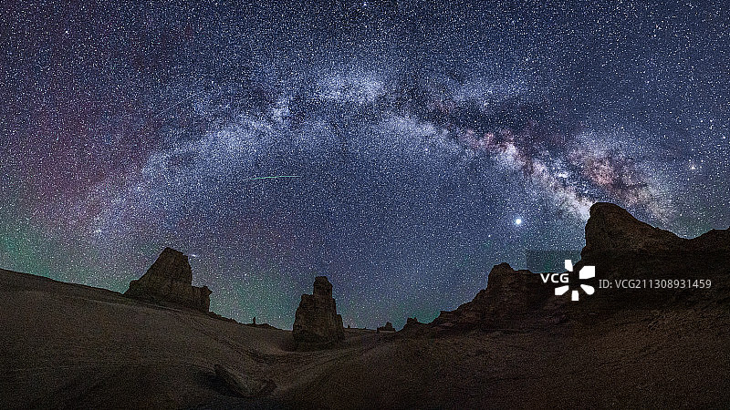 青海省海西州俄博梁夜景银河银拱自然风光图片素材