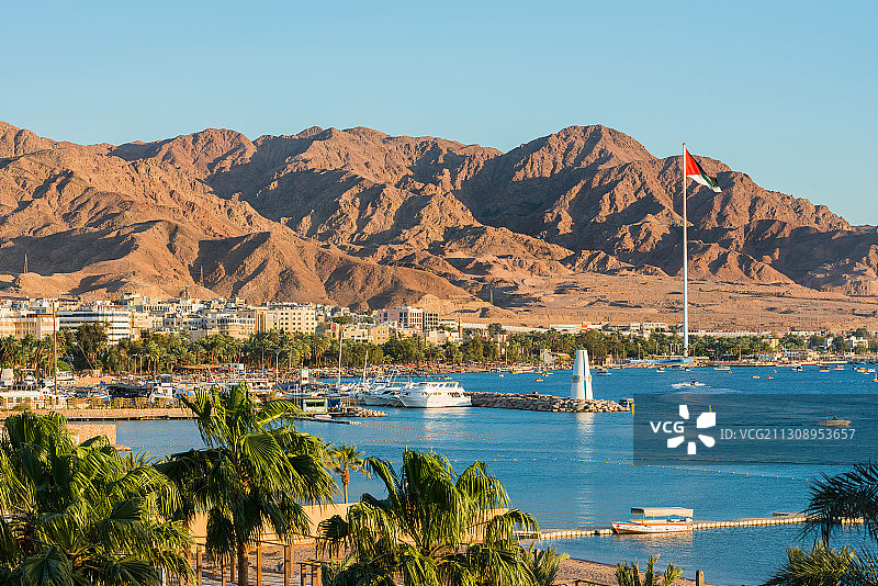 约旦亚喀巴的壮丽海景和山脉风光图片素材