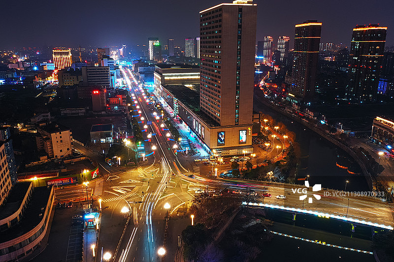 盐城夜色+江苏省盐城市亭湖区图片素材