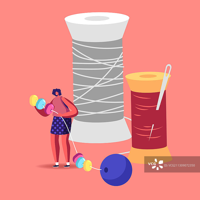 串着彩色大珠子的小女人图片素材