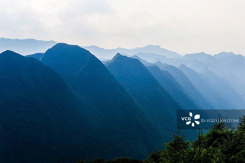 广西桂西北的大山图片素材