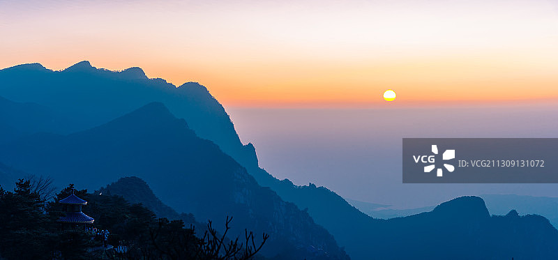 江西九江庐山风景区秋天风光含鄱口日出图片素材