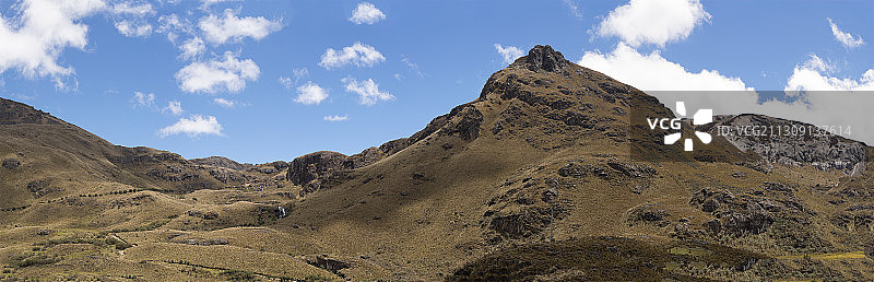 昆卡岩石山脉与天空全景，阿苏艾，厄瓜多尔图片素材