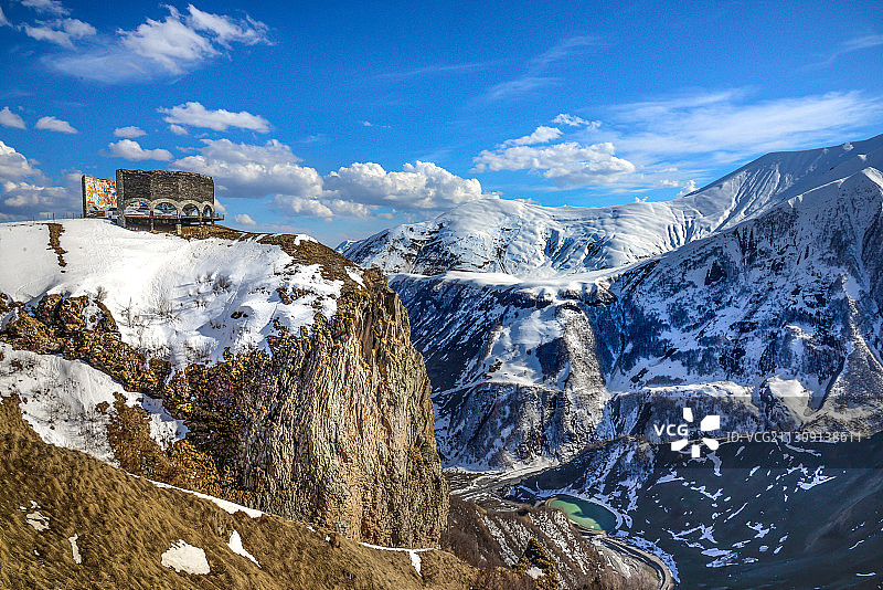 高加索山脉，俄罗斯与格鲁吉亚友谊纪念碑图片素材