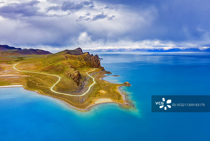 航拍西藏纳木错的风光图片素材