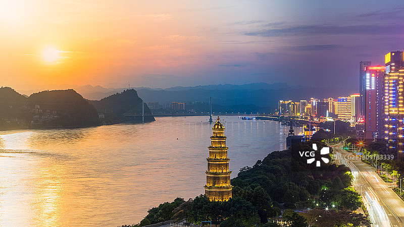 湖北宜昌天然塔长江夕阳夜景图片素材