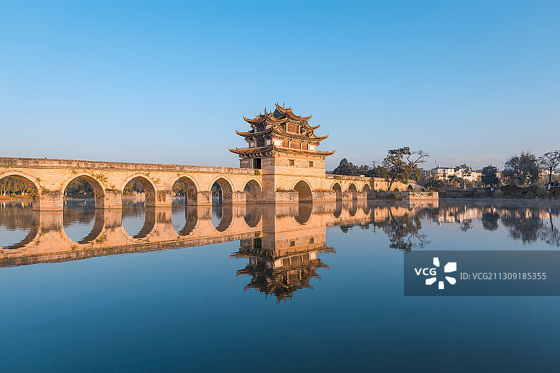 云南省红河州建水古城十七孔桥图片素材