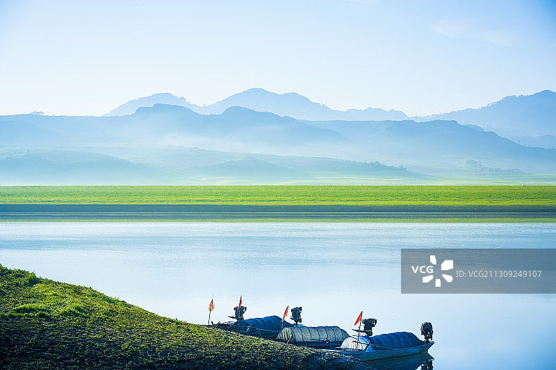 绿江春晓图片素材