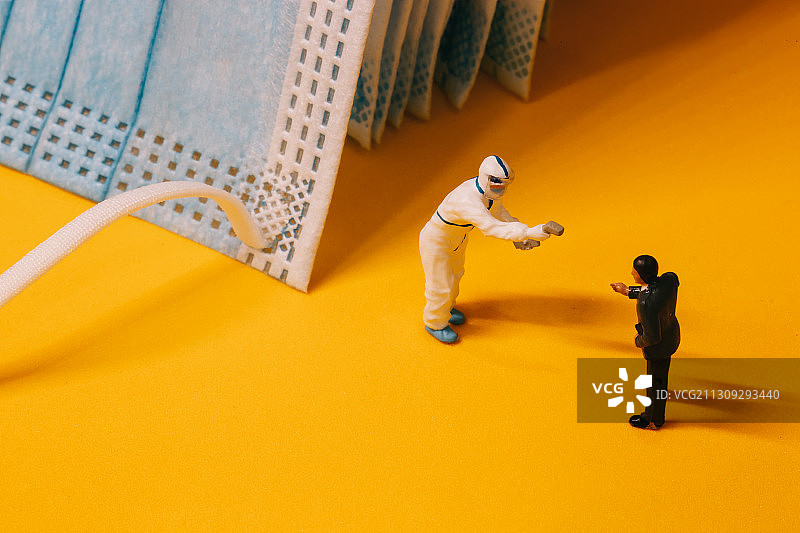 疫情 测体温 口罩图片素材