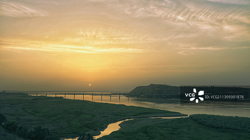 黄河边的落日图片素材