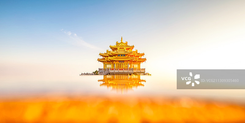 中国河南洛阳老君山5A级风景区主峰金顶图片素材