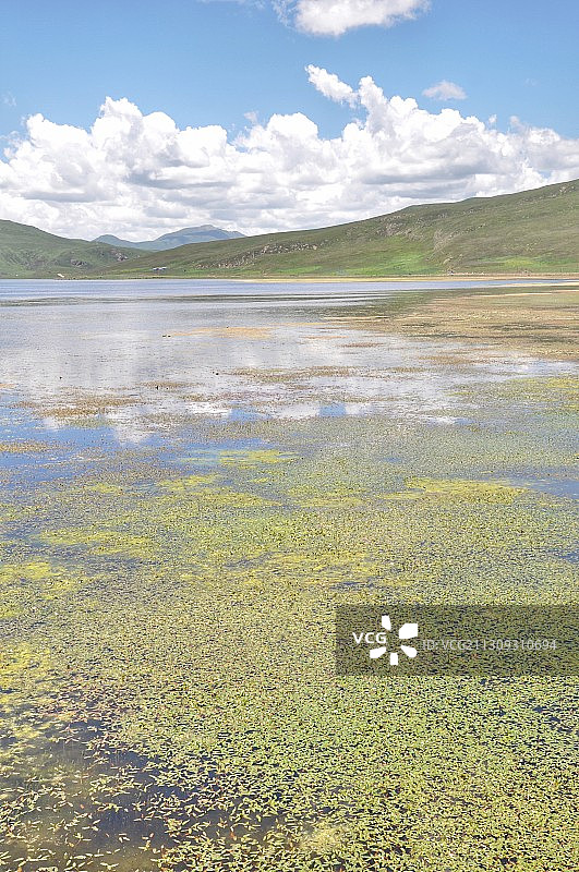 甘南尕海 天空之境般澄澈的高原湖泊图片素材