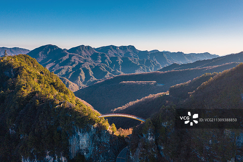 航拍神农架天燕景区秋色图片素材