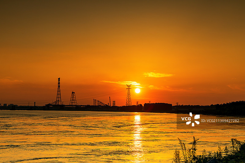 济南黄河天桥区段的夕阳晚霞图片素材