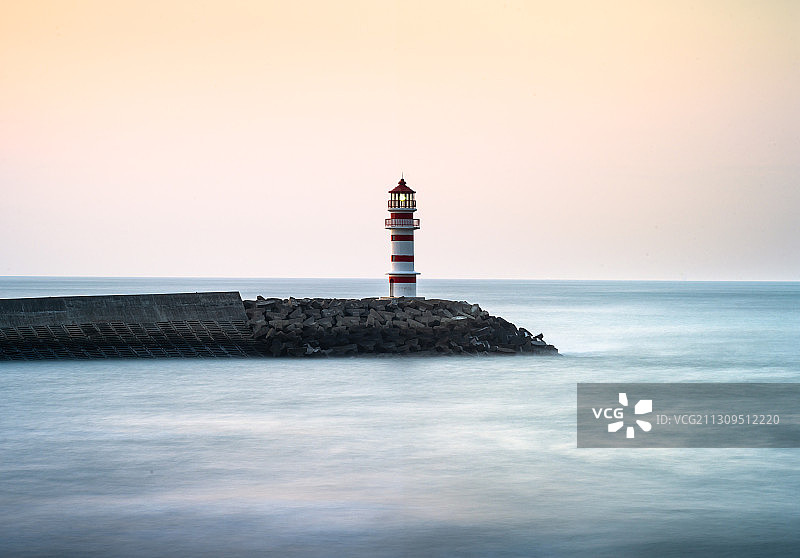 海南万宁神州半岛风景区灯塔夕阳晚霞图片素材