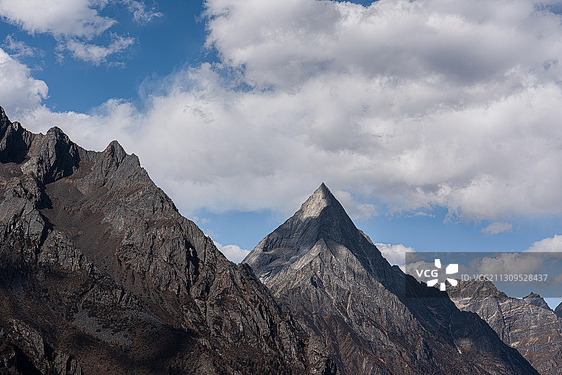 婆缪峰图片素材