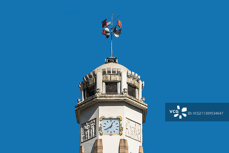 重庆市渝中区晴天万里无云下的解放碑局部图片素材