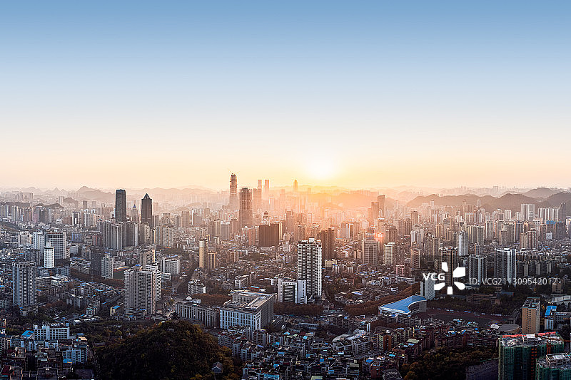 贵州省贵阳市云岩区东电视塔全景图图片素材