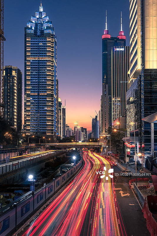深南东路车水马龙图片素材