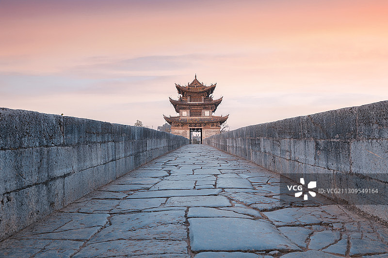 云南省红河州建水县双龙桥景区图片素材