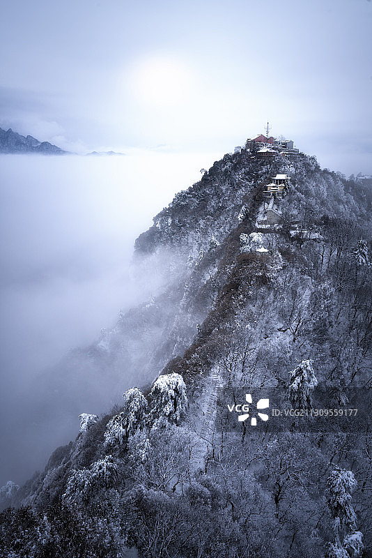 陕西西安秦岭北麓终南山南五台冬日云海图片素材