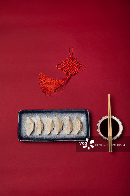 饺子与中国结图片素材
