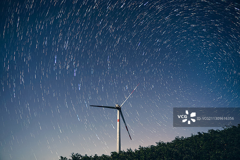 风车与星轨图片素材